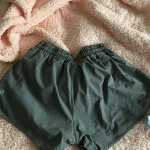 Lululemon hotty hot shorts size 4 dark green